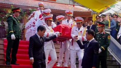 ট্যাম কো গুহায় অনেক শহীদের স্মৃতিসৌধ এবং সমাধিস্থল