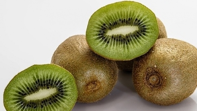 Günlük menünüze kivi eklemek sağlık açısından faydalar sağlar