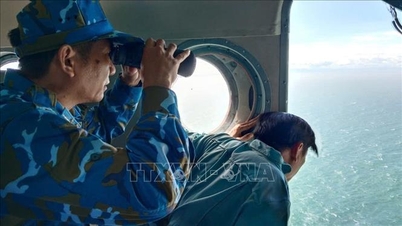 Quang Ngai: সমুদ্রের ঢেউয়ে ভেসে যাওয়া ৩ জনের মধ্যে ২ জনকে উদ্ধার করা হয়েছে