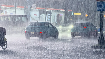 HCMC: Zware regenval in de middag van 8 november zorgde voor problemen voor weggebruikers