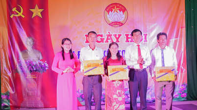 National Great Unity Day at the residential group association of Do Vinh ward