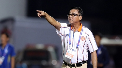 Menunggu pelatih Le Huynh Duc menunjukkan bakatnya