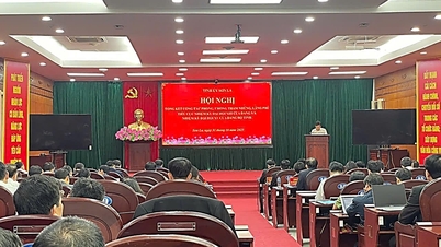 Penganugerahan Sijil Merit kepada kolektif dengan pencapaian cemerlang dalam melaksanakan kerja-kerja mencegah dan memerangi rasuah, pembaziran dan negatif bagi penggal 2020-2025