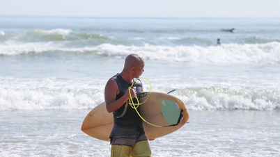 Pláž Da Nang je zase čistá a krásná, jako by nikdy nebyla... bouře