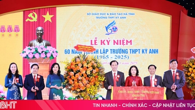 ການ​ນຳ​ທະຫານ​ເຂດ 4, ​ແຂວງ ຮ່າ​ຕິ້ງ ​ໄດ້​ເຂົ້າ​ຮ່ວມ​ພິທີ​ສະ​ເຫຼີ​ມສະຫຼອງ​ວັນ​ສ້າງ​ຕັ້ງ​ໂຮງຮຽນ​ມັດທະຍົມ​ປາຍ Ky Anh ​ແລະ ​ໂຮງຮຽນ​ມັດທະຍົມ Hong Linh.