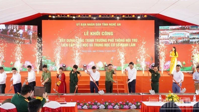 Ceremonia de colocación de la primera piedra del internado de primaria y secundaria Hanh Lam en Nghe An