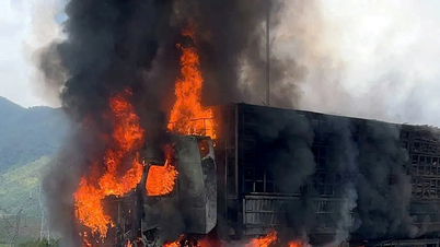 Karayolunda seyir halindeyken traktör römorku büyük bir yangına sebep oldu.