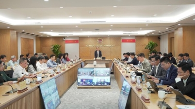 ທ່ານ​ຮອງ​ນາ​ຍົກ​ລັດ​ຖະ​ມົນ​ຕີ ຫວູ​ຫາຍ​ກວນ: “ປະ​ຊາ​ຊົນ​ຊັດ​ເຈນ, ວຽກ​ງານ​ຊັດ​ເຈນ, ຄວາມ​ຮັບ​ຜິດ​ຊອບ​ທີ່​ຈະ​ແຈ້ງ ເພື່ອ​ສຳ​ເລັດ​ເປົ້າ​ໝາຍ​ປີ 2025”.