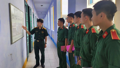 Sekolah Petugas Informasi: Menanggapi Hari Hukum Vietnam 2025