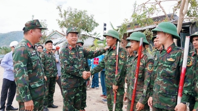 Phó Tư lệnh Quân khu kiểm tra, chỉ đạo công tác khắc phục hậu quả sau bão