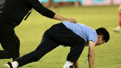 HAGL a scăpat de înfrângerea împotriva lui Thanh Hoa datorită unui gol palpitant în minutul 100: Domnul Vu Tien Thanh a sărbătorit foarte ciudat.