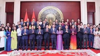 Quyết tâm thi đua đổi mới sáng tạo, cùng đất nước bước vào kỷ nguyên mới