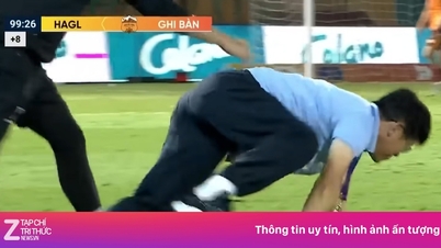 ហេតុអ្វីបានជានាយកបច្ចេកទេសរបស់ HAGL លោក Vu Tien Thanh លូនចូលទីលានដើម្បីអបអរ?