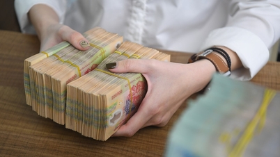 ទុនវិនិយោគសាធារណៈជាង 400.000 ពាន់លានដុង នៅតែរង់ចាំការបញ្ចេញ។