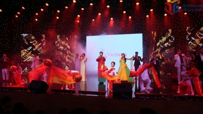 Soutěž „Dobrý hlas v rozhlase a televizi Quang Ninh v roce 2025“: Soutěžící zazářili ve druhém semifinálovém večeru