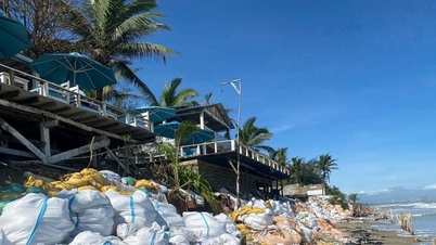 Vlající s zuřícími vlnami