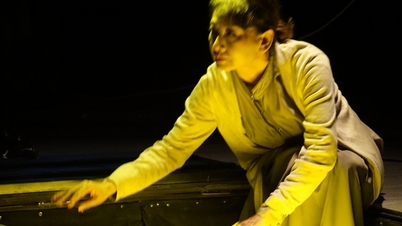 Mina Uyen och Chinh Ba blev glada när en stor publik jublade för pjäsen "Illusion"