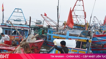 Ngư dân Hà Tĩnh hối hả vươn khơi sau mưa bão dài ngày