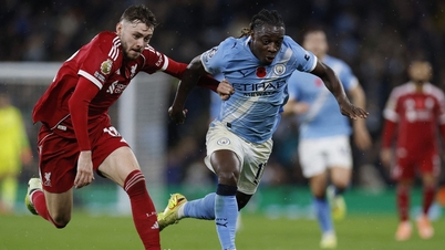 Man United gelijk in punten met Liverpool