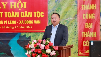 Председатель Народного комитета провинции Фан Хюй Нгок: Инициировать движение, позволяющее каждому домохозяйству и каждому человеку конкурировать в экономической деятельности, пробуждая стремление домохозяйств к подъему.