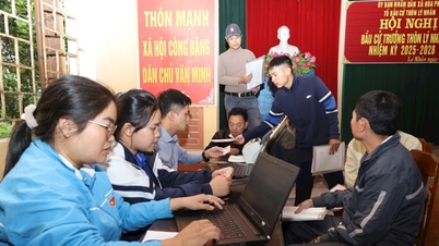 ហាណូយ៖ ប្រធានគណៈកម្មាធិការប្រជាជនឃុំ អនុម័តបញ្ជីរាយនាមបុគ្គលិកមិនអាជីព