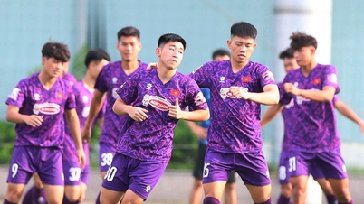 Timnas U22 Vietnam dibagi menjadi 3 grup untuk berangkat ke Tiongkok, bertanding melawan Korea dan Uzbekistan.