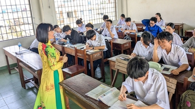 ປະຕູຫ້ອງຮຽນ ແລະ ຫລັງຄາກະເບື້ອງຖືກລົມພັດແຮງ, ນັກຮຽນຍັງກັບຄືນໄປໂຮງຮຽນ