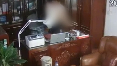 Середня школа То Хієн Тхань повідомляє про відеозапис, на якому чоловік має інтимні стосунки з жінкою