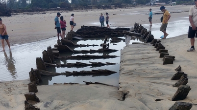 អាជ្ញាធររាយការណ៍ពីប្រភពដើមនៃកប៉ាល់បុរាណដែលលេចឡើងនៅសមុទ្រ Hoi An បន្ទាប់ពីព្យុះ