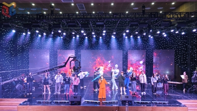 クアンニンテレビのボイスコンテスト準決勝の全体リハーサル