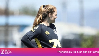 لاعبة برازيلية حامل في شهرها الثامن، لا تزال تذهب إلى ملعب التدريب