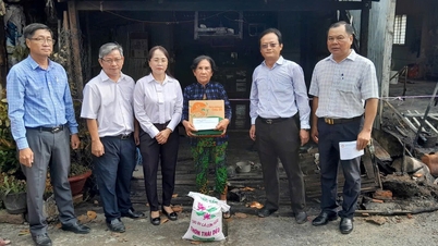 ໜູນ​ຊ່ວຍ​ກວ່າ 119 ລ້ານ​ດົ່ງ​ໃຫ້ 4 ຄອບຄົວ​ທີ່​ໄດ້​ຮັບ​ຜົນ​ກະທົບ​ຈາກ​ໄຟ​ໄໝ້​ສາຍ​ໄຟຟ້າ​ແຮງ​ດັນ​ກາງ