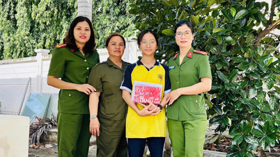 សមាគមនារីប៉ូលីសក្នុងវួដ Bao An ដាក់ពង្រាយគំរូ "មាតាបិតា - ចែកចាយក្តីស្រលាញ់ ផ្តល់ស្លាបដល់ក្តីសុបិន"