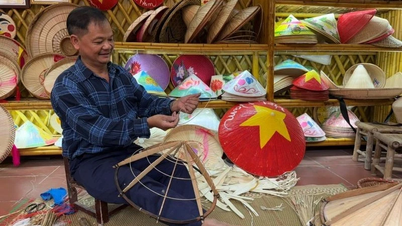 ເຄິ່ງສັດຕະວັດແຫ່ງການອຸທິດຕົນໃຫ້ແກ່ອາຊີບເຮັດໝວກຮູບຈວຍຂອງໝູ່ບ້ານຈຶງ