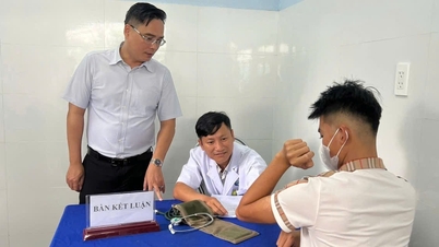 Közel 500 Hoa Chau fiatal vett részt a katonai szolgálatra felkészítő második vizsgán.