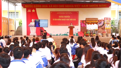 ການໂຄສະນາເຜີຍແຜ່, ໃຫ້ຄໍາປຶກສາ, ແລະການຊີ້ນໍາດ້ານອາຊີບສໍາລັບນັກຮຽນມັດທະຍົມຫຼາຍກວ່າ 500 ຄົນ