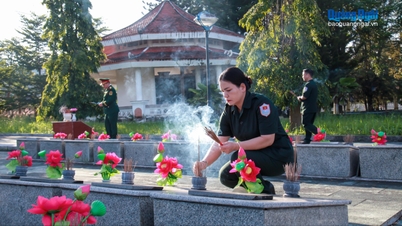Prowincjonalny Komitet Sterujący 515 zorganizował ceremonię złożenia ofiar z kwiatów i kadzideł na pamiątkę bohaterskich męczenników.