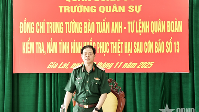 Komander Kor ke-34 memeriksa kerja-kerja mengatasi akibat ribut No. 13