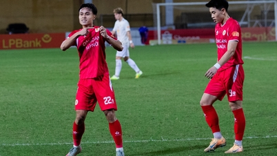 Hanoi Police Football Club has a big win before the break of V.league