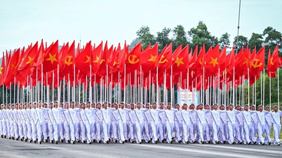 Peran subjek dan posisi sentral masyarakat