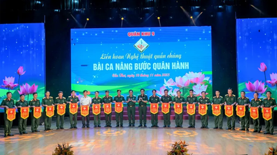 20 ຄະນະ​ສິລະ​ປະ​ເຂົ້າ​ຮ່ວມ​ງານ​ມະ​ໂຫລານ​ສິລະ​ປະ​ຂອງ​ກອງ​ບັນຊາ​ການ​ທະຫານ​ເຂດ 9