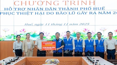 Ho Chi Minh Şehri, fırtına ve sellerin üstesinden gelmek için Hue'ye 20 milyar VND ile destek sağlıyor