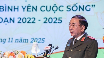 Дуонг Бінь Нгуєн повертається з першою премією за роман про злочини, пов'язані з даними