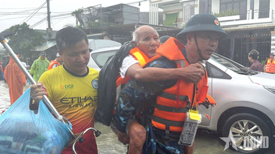 ឈរ​ក្បែរ​គ្នា​ដើម្បី​ជួយ​ប្រជាជន​នៅ​តំបន់​ព្យុះ និង​ទឹកជំនន់