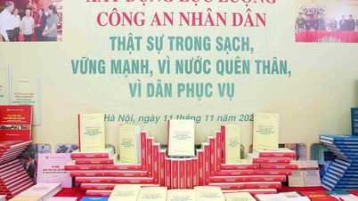 សម្ពោធសៀវភៅរបស់អគ្គលេខាធិកា Nguyen Phu Trong ស្តីពីការកសាងកម្លាំងសន្តិសុខសាធារណៈរបស់ប្រជាជន