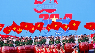 Penganugerahan Sijil Kebesaran daripada Perdana Menteri kepada individu Kementerian Kebudayaan, Sukan dan Pelancongan