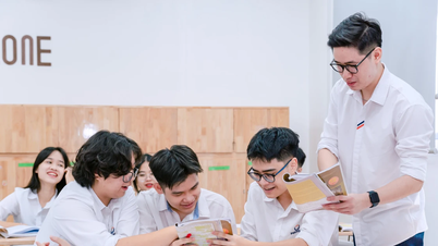 តួនាទីរបស់គ្រូបង្រៀនក្នុងការបង្កើតសញ្ជាតិឌីជីថល៖ គ្រូបង្រៀន 'ផ្លាស់ប្តូរតួនាទី' ជាមួយសិស្ស