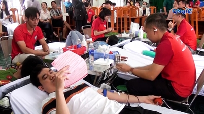 ពិធីបុណ្យបរិច្ចាគឈាមស្ម័គ្រចិត្តនៅសង្កាត់ Dak Cam