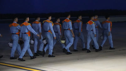 ការបិទការបើកយន្តហោះហ្វឹកហ្វឺនកងវរសេនាធំលេខ ៩២០ នៅអាកាសយានដ្ឋាន Phan Thiet