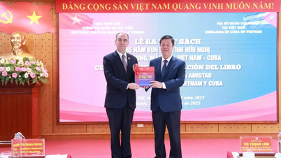 សម្ភោធសៀវភៅ “៦៥ឆ្នាំបណ្តុះទំនាក់ទំនងមិត្តភាពវៀតណាម-គុយបា”